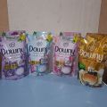 Downy Pewangi dan pelembut pakaian 550ml/520ml random. 