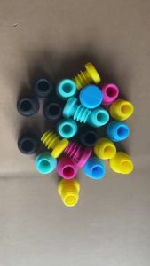 Colored Rubber Wine Bottle Stopper New Threaded Silicone Bottle Stopper for Oil and Wine Bottles 5 Colors Available