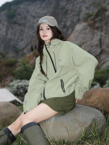 Womens Outdoor Windproof Waterproof Jacket 2025 Spring Autumn New Loose Hooded Mountain Clothes Seamless Goretex Fabric