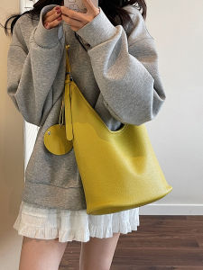 Large Capacity Casual Bucket Bag Womens Crossbody Handbag Simple Fashion Summer 2025 Single Shoulder Bag Commuter Style