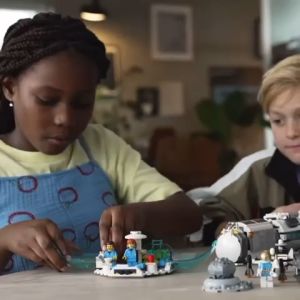 (Ready Stock) 60350 LEGO City Lunar Research Base Building Toy