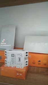 Công tắc 234 nút âm tường trắng cảm ứng wifi cho Đèn Quạt điều khiển từ xa qua điện thoại 500w/220V
