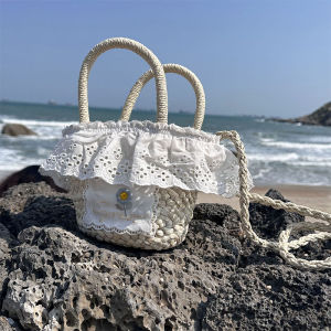 กระเป๋าถือทรงถังทอป่าฤดูร้อนสำหรับผู้หญิง กระเป๋าสะพายข้าง ทรงถัง วัสดุส่วนบนเป็นยางผสม พื้นผิวแบบสีพื้น ใช้งานได้หลากหลาย