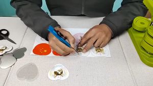 (Local fast shipping+COD) 54mm X58mm heart-shaped badge machine and 100 badge making materials