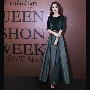 ชุดราตรีผ้ากำมะหยี่สีเขียวมุก ชุดราตรีผู้หญิง ฤดูใบไม้ผลิ 2023 ชุดราตรียาวเอวกลางแขนยาวคอวี ชุดราตรียาวเอวกลาง