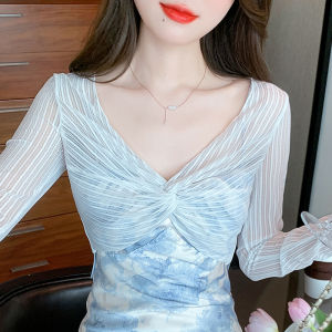 เสื้อสเวตเตอร์ถักลายทางคอวีแขนยาวสำหรับผู้หญิง เสื้อสเวตเตอร์ถักลายทางสไตล์เกาหลี