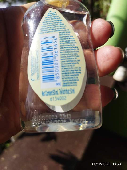 Johnson's%20R%20CottonTouch%20Oil,%20made%20with%20Cotton%20Seed%20Oil%20and%20Vitamin%20E%2050ml%20hand%20carry%F0%9F%9B%AB%20-%20Image%203