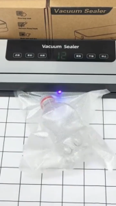 เยอรมนี เครื่องซีลสุญญากาศ เครื่องซีลพลาสติกขนาดเล็กสำหรับใช้ในครัวเรือน ใช้ได้ทั้งแบบแห้งและเปียก เพื่อรักษาความสดใหม่ กว้าง 300MM (Vacuum Sealer)