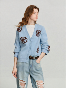 Toyouth | Áo Cardigan Knit Cổ V Mới Xuống Phố Có Thêu Cynoglossum Amabile Xanh Retro