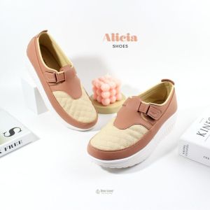 Sepatu Wedges Wanita Dewasa One Love Terbaru Sepatu Branded Kualitas super premium hak tinggi sedang 4cm gaya fashion casual unik barang butik lembut nyaman dipakai simple bagus harga murah kualitas sepatu terbaik dikelasnya mewah Kode SH 02