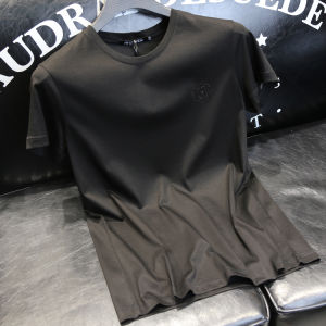 เสื้อยืดคอกลมแขนสั้นทรงสลิมฟิตสำหรับผู้ชาย ผ้าไหมพิมพ์ลาย B บนหน้าอก แฟชั่นฤดูร้อน ผ้าฝ้ายผสมโพลีเอสเตอร์