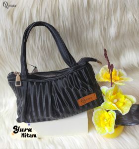 GFR - Yura By Quenby Tas tangan wanita/tas tenteng wanita simpel muat banyak murah bahan chocoly anti air