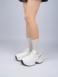 Hot sales รองเท้าผ้าใบผูกเชือกลำลอง สูง5ซม.กีฬากลางแจ้งใหม่ รองเท้าผ้าใบแฟชั่นผู้หญิง ไซส์ 36-40 จัดส่งภายใน 24 ชั่วโมง