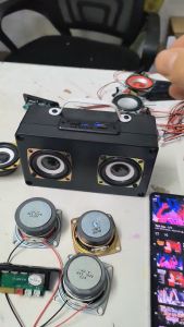 LK247 Mạch loa bluetooth 5.0 Q5 tích hợp công suất 2 kênh 2x5w. Mạch mới 100% chíp sịn sò cực nhỏ gọn cho ae chế loa nghe nhạc xách tay