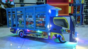 miniatur truk kayu jumbo panjang 58cm pintu belakang bisa dibuka tayo