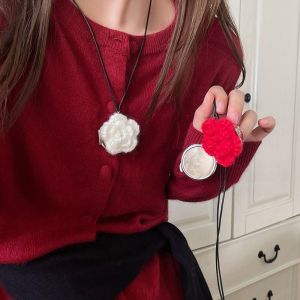 Convenient Portable Long Womens Necklace with Hanging Flower Pendant Mirror Fashionable Sweater Chain Geometric Pattern