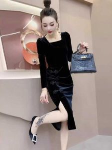 เรียบหรู Velvet Square ปกเสื้อ เดรส ผู้หญิง ฤดูใบไม้ผลิ ฤดูใบไม้ร่วง กระดุมสไตล์จีน สีดำ เดรส แก้ไขแบบวินเทจ ผ่าชาย ชุดกี่เพ้า