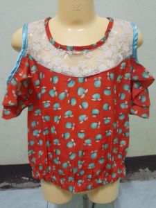 เสื้อเด็กน่ารัก  เสื้อเด็กหญิงน่ารัก เสื้อผ้าเด็กอายุ3-5ปีรอบอกเสื้อใหญ่26นิ้วตัวยาว15นิ้ว