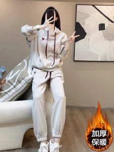 ชุดเสื้อสเวตเตอร์มีฮู้ดสำหรับผู้หญิง ชุดลำลอง แฟชั่น หลวมๆ สองชิ้น ฤดูใบไม้ร่วง/ฤดูหนาว 2024 ใหม่ เสื้อผ้ากีฬา ชุดเสื้อผ้าแฟชั่น