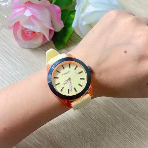 Jam Tangan Wanita Quartz dengan Desain Silikon Karet Analoq Terbaru
