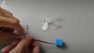 Máy phát điện mini tuabin gió V1 phát điện bằng sức gió