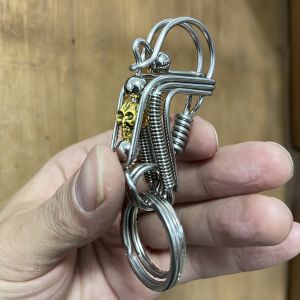 Stainless steel Stylish Keychain Handmade Multilayer Curved WireSkull Mechanical Style Keyring Men Backpack Trinket