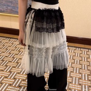 กระโปรงสั้นผ้าลูกไม้สไตล์บัลเล่ต์แบบมีเข็มขัดผูกหลายชั้นสำหรับผู้หญิง กระโปรงทรงเอสไตล์เกาหลี แขนสั้น ทรงหลวม