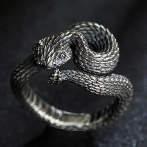 Cincin Elegan Desain Ular Viper Spiral