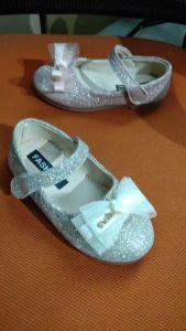 รองเท้าเจ้าหญิงเด็ก ติดกากเพชร แวววาว สีพื้น ติดโบว์ รูปลักษณ์ รูปร่าง รูปลักษณ์ รูปร่าง รองเท้า สีพื้น สีดำ รองเท้า คัชชู เด็ก