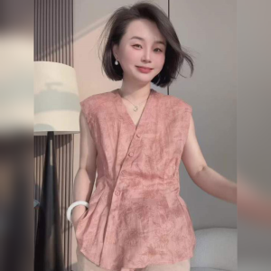 YUFUQING | เสื้อเชิ้ตคอวีแขนกุดสีชมพูสไตล์เกาหลีสำหรับผู้หญิงในช่วงฤดูร้อนปี 2025 เสื้อกั๊กทรงหลวมสบายๆ สไตล์ใหม่