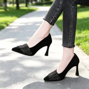 Giày Cao Gót Nữ Mũi Nhọn Đính Đá Sang Trọng Chất Liệu Da Lộn Kiểu Stiletto Dành Cho Công Sở Mùa Xuân Thu