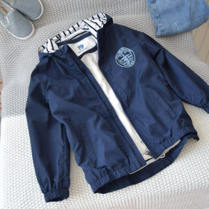 แจ็คเก็ตแบบมีฮู้ดสองชั้นสำหรับเด็กชาย สไตล์ลำลอง สีน้ำเงินเข้ม แจ็คเก็ตสั้น แจ็คเก็ตเด็ก แจ็คเก็ตเด็กชาย แจ็คเก็ตเด็กชายแบบมีฮู้ด