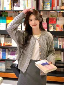 Grey Twisted Knitted Sweater Cardigan Women Early Spring 2024 New Inner Short Style Student Matching Top Long Sleeve round Neck