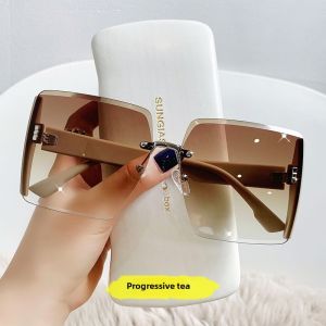 Summer Tea-Colored Womens Sunglasses Slimming Large Face Appearance UV Protection Fashionable Elegant Retro Style Square Frame