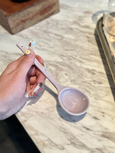 Thìa Múc Đồ Ăn Dài Tay Màu Kem Dễ Thương Màu Xanh Lam Dùng Để Múc Súp Và Múc Bún Thìa Múc Đồ Ăn Phổ Biến Được Chủ Quán Cà Phê Khuyên Dùng