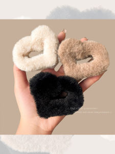 Autumn Winter Plush Hair Accessories Heart Shaped Hair Clips Womens Half Updo Shark Clamp Hair Decorations Korean Style