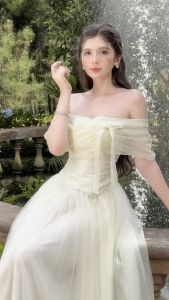 JULIETTE DRESS - Váy Đầm Thiết Kế Nữ Trễ Vai Dáng Dài Xòe Bồng Corset Tafta Gấm Phối Nơ Lưới Màu Trắng Kem Sang Trọng Đi Tiệc Đi Sự Kiện