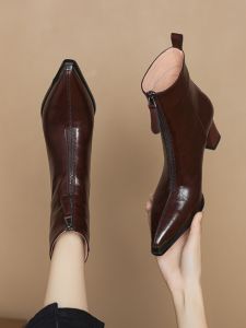 Retro Chunky Heel Pointed Toe รองเท้าสั้น ฤดูใบไม้ร่วง ฤดูหนาว รองเท้าส้นสูงแฟชั่นรองเท้าเปลือย หนัง รองเท้าแฟชั่นโลหะ Anti-Kick