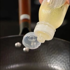 DIY House Hold 🇲🇾 300/500ML Leak-Proof Squeeze Oil Bottle Japanese Style Cross Valve Oil Bottle Food Grade PP5 High Temperature Resistant Oil Control Measuring Bottle Sauce Olive Oil Vinegar Kitchen Dispenser Seasoning Container