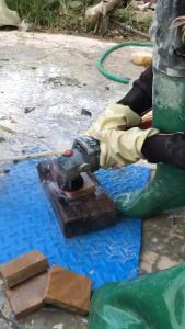 Chèn giấy bằng cục đá thạch anh xanh tự nhiên của xưởng chế tác Đá Phong Thủy Mỹ Nghệ An An