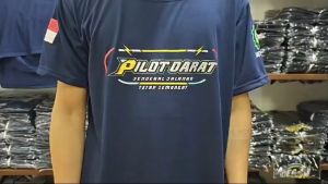 BAJU KAOS DISTRO JENDERAL JALANAN TETAP SEMANGAT