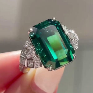 Huitan Geometric Green Cubic Zirconia Womens Rings for Wedding Anniversary Party Elegant Lady Rings Fancy Gift Fashion Jewelry