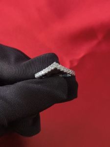 Diamcity (Free Gra Certificate) Cincin Moissanite Wanita Bentuk V