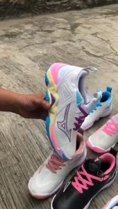 New Arrival Sepatu Voli Wanita Model Momentum 3 Lokal Premium Quality Sepatu Sneakers Cewek Volly Volly Cowok Ukuran 36 38 38 39 40 41 Nyaman Dipakai