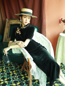 ชุดกี่เพ้ากำมะหยี่สีแดง เดรสยาวปานกลางสไตล์ย้อนยุค ฤดูใบไม้ผลิ 2021 ชุดกี่เพ้าผู้หญิงไซส์ใหญ่ ชุดราตรี