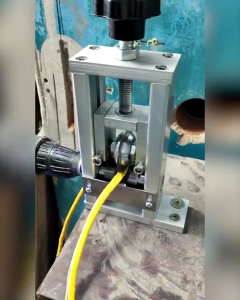 Máy tuốt dây điện Máy tuốt dây cáp bền di động máy tách dây điện lấy đồng 1-25mm