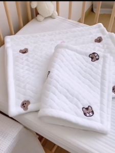 Class A Removable Ice Silk Newborn Pillow Filling with Cotton - Washable Summer Cool Kids Pillow Cover 25*40CM