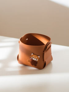 Creative Cute Student Desktop Office Pen Holder High Aesthetic Leather Remote Control Storage Box Womens Makeup Brush Storage Tube