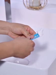 Penjepit Roll Pasta Gigi / Squeezer Pasta Gigi / Alat Penjepit Odol / Toothpaste Roll