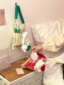 กล่องใส่กระดาษทิชชู่แบบติดผนัง ดีไซน์สร้างสรรค์ กระเป๋ากระดาษทิชชู่สำหรับใช้ในรถ กระดาษทิชชู่แบบดึงได้ สำหรับใช้ในบ้าน ห้องนอน รีดกาว กล่องใส่กระดาษทิชชู่สุดหรู